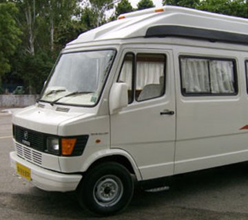 12 seater tempo traveller hire in Jaipur